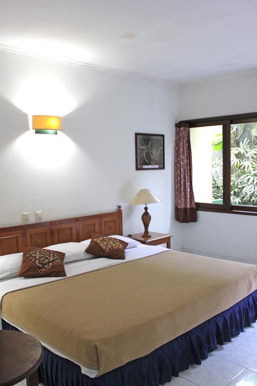 Hotel Winotosastro Garden Yogyakarta Exterior foto