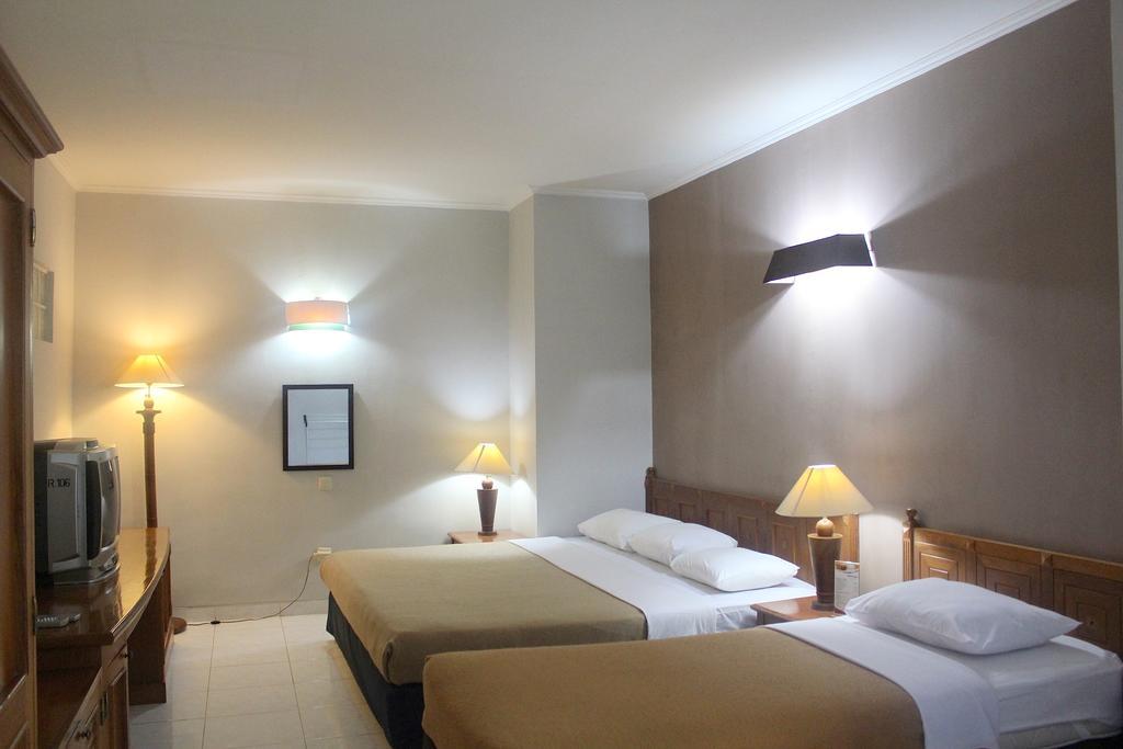 Hotel Winotosastro Garden Yogyakarta Exterior foto
