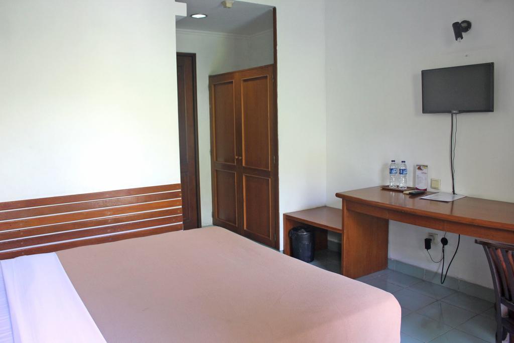 Hotel Winotosastro Garden Yogyakarta Exterior foto